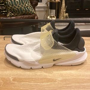 Nike men’s sneakers size 13 white and black